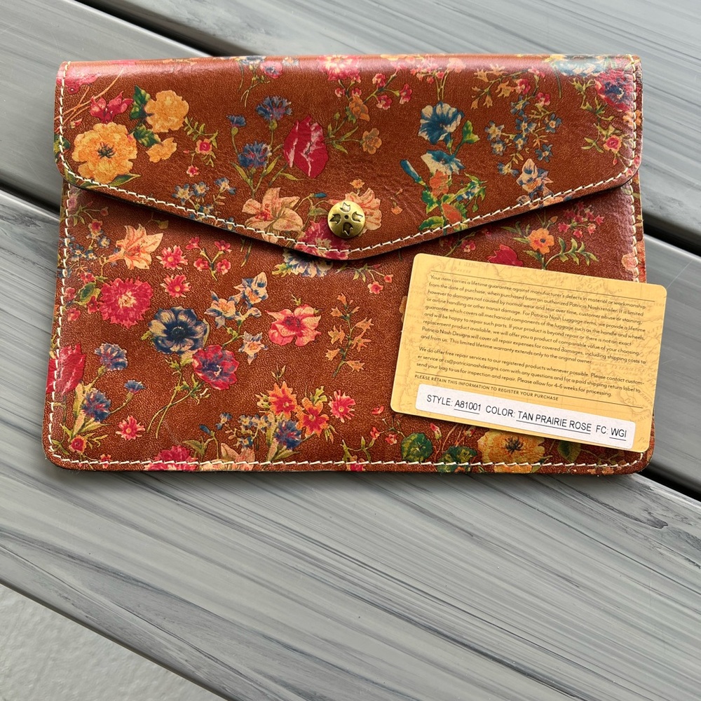 Patricia Nash Envelope Prairie Rose Tan